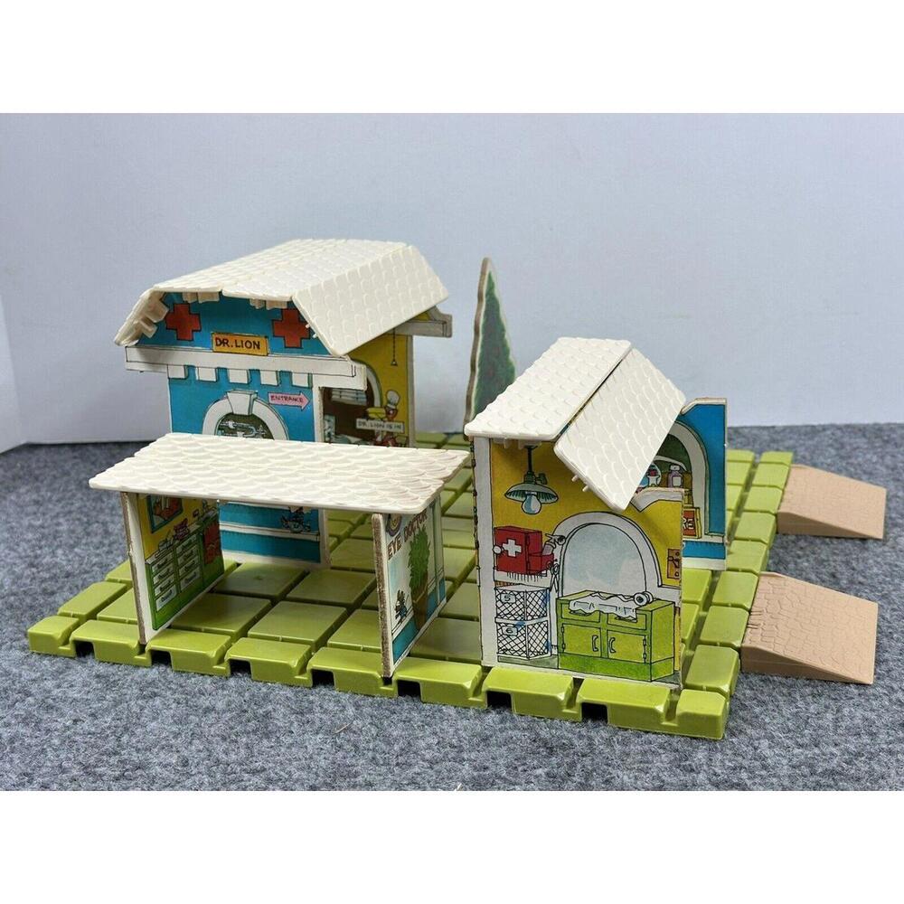 Vintage 1976 Playskool Richard Scarry's Puzzletown Dr Lion's Medical Center SetA - Picture 4 of 16